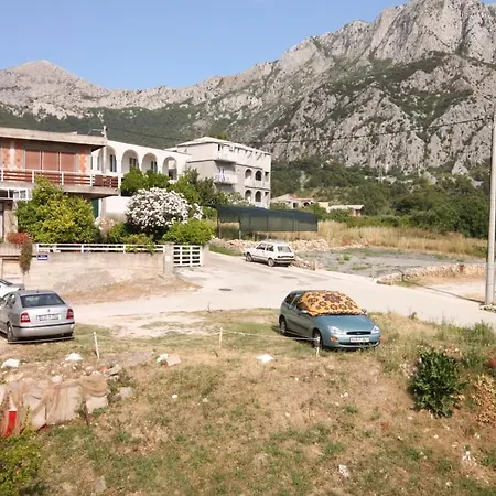 Apartment Gradac 6820d Gradac (Split-Dalmatia)