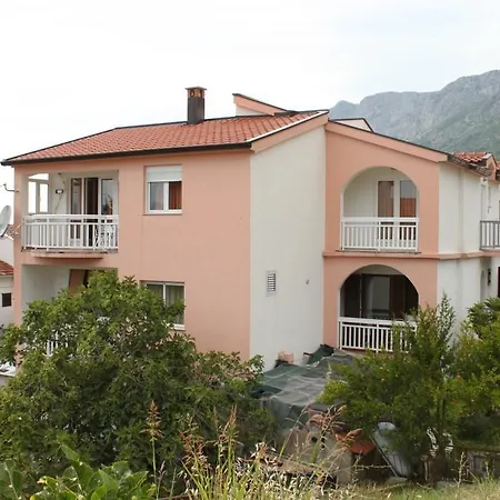 Gradac 6820d Apartment *